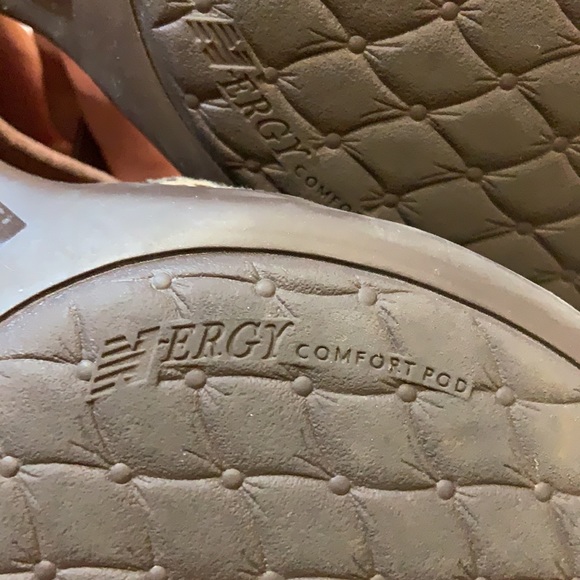 Aravon womens Medici Sandal Heeled Sandal - Picture 13 of 14